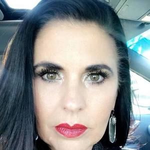 Meet your Posher, Kendra